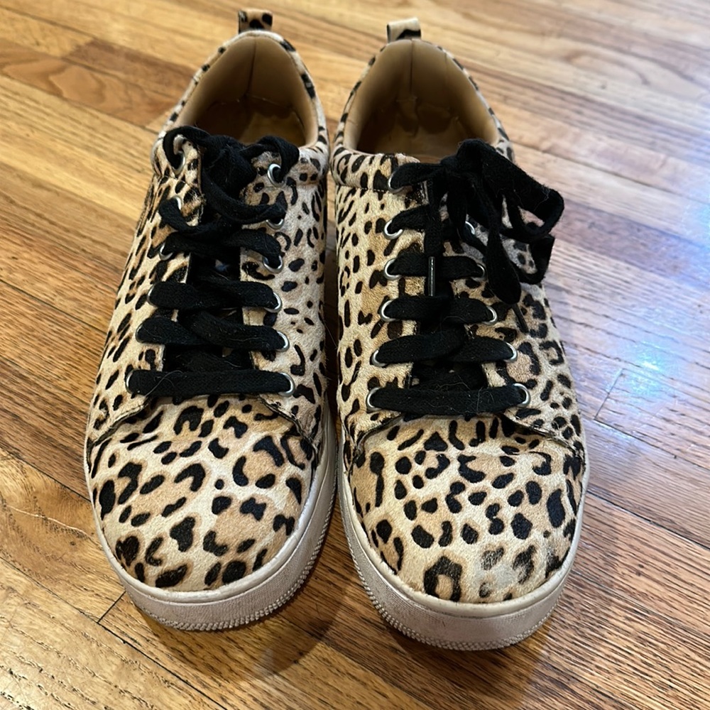 Halogen faux leopard hair platforms size 10